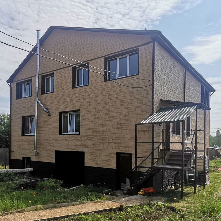  коттедж, 203 м², 5.5 соток