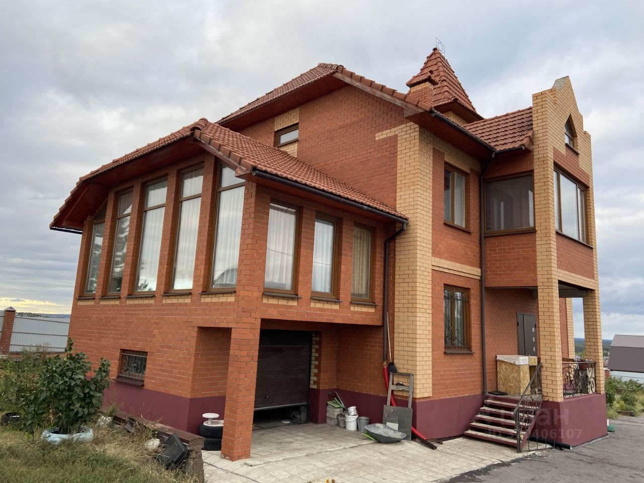 Коттедж, 321 м², 25 соток