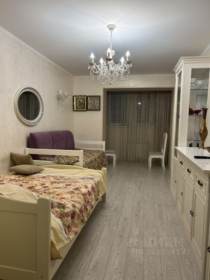 2-комн., 84 м², 8/10 этаж