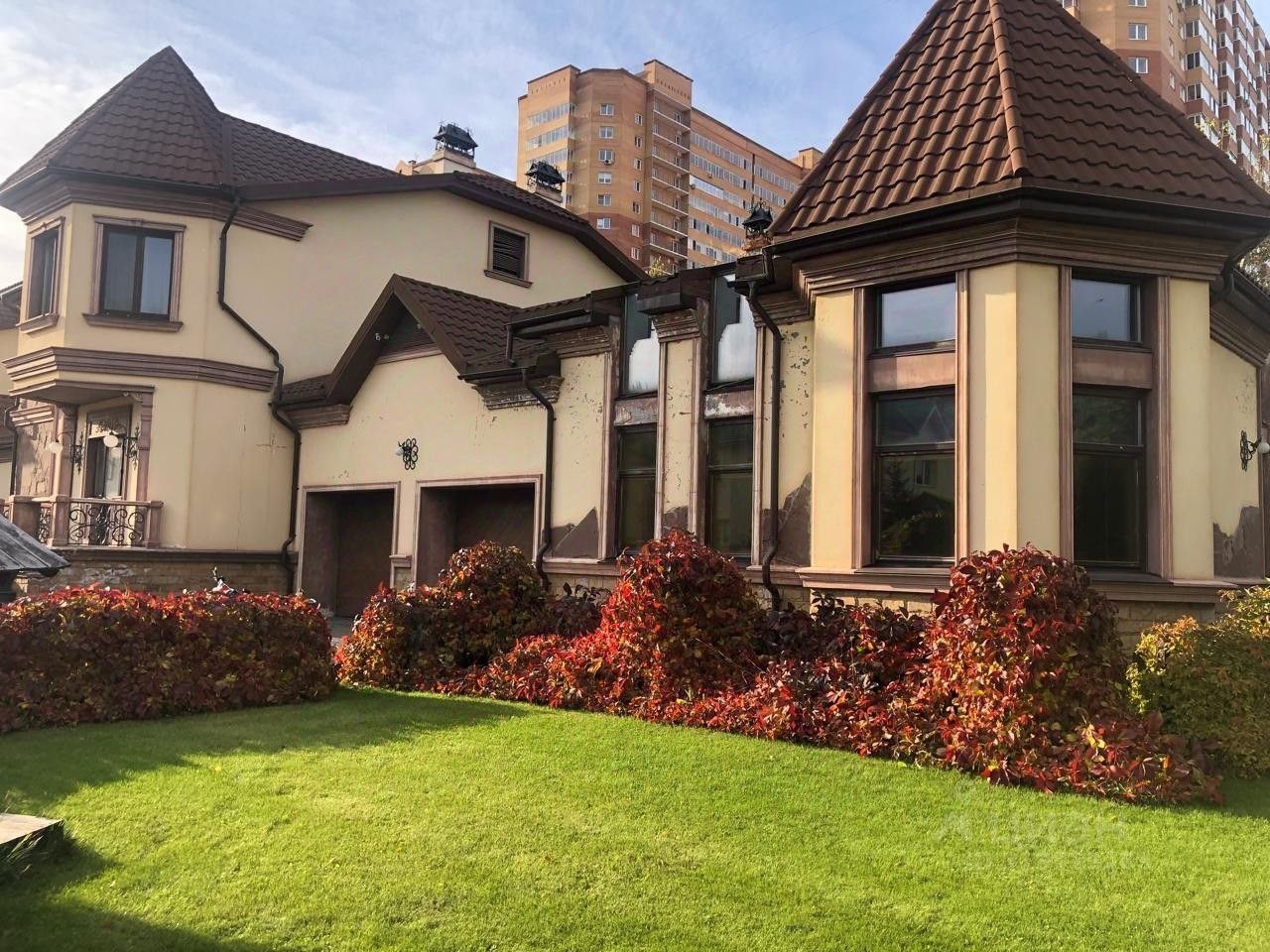 Коттедж, 680 м², 15 соток