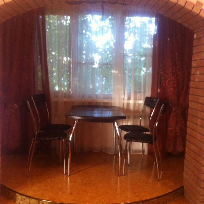 4-комн., 100 м², 1/5 этаж