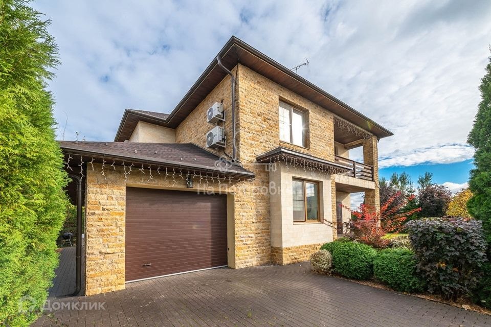 Дом, 242.5 м², 8 соток