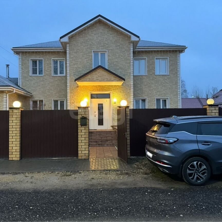 Дом, 320 м², 10.2 соток