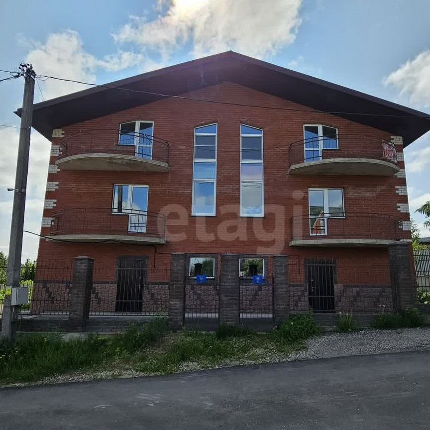  таунхаус, 540 м², 8 соток