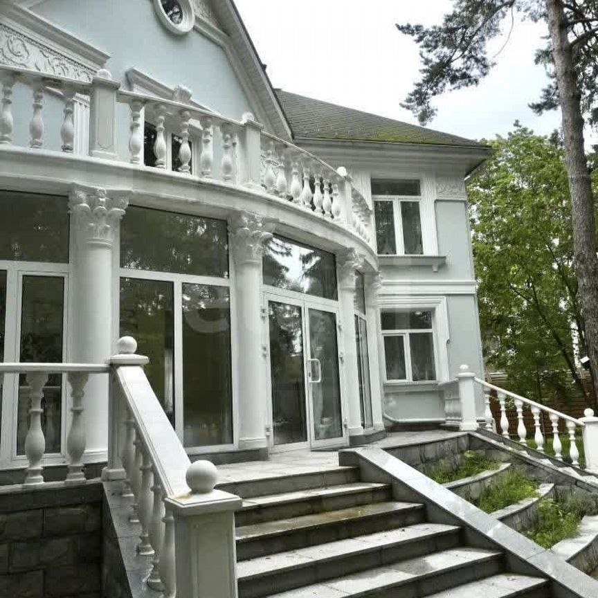 Дом, 450 м², 40 соток