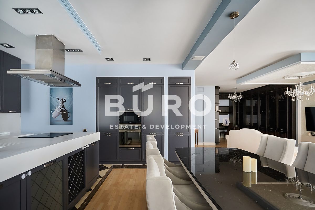 3-комн., 135.7 м², 3/10 этаж