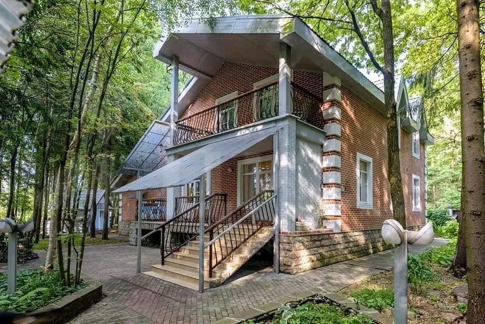 Коттедж, 375 м², 67 соток