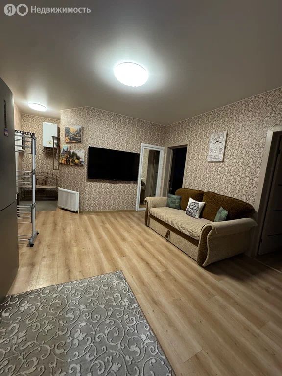 2-комн. квартира, 80 м2, 1/2 этаж