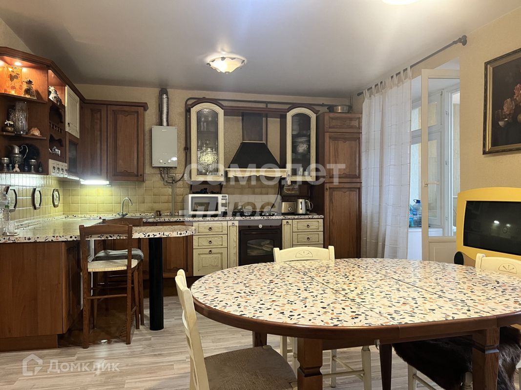 5-комн., 220.4 м², 5/6 этаж