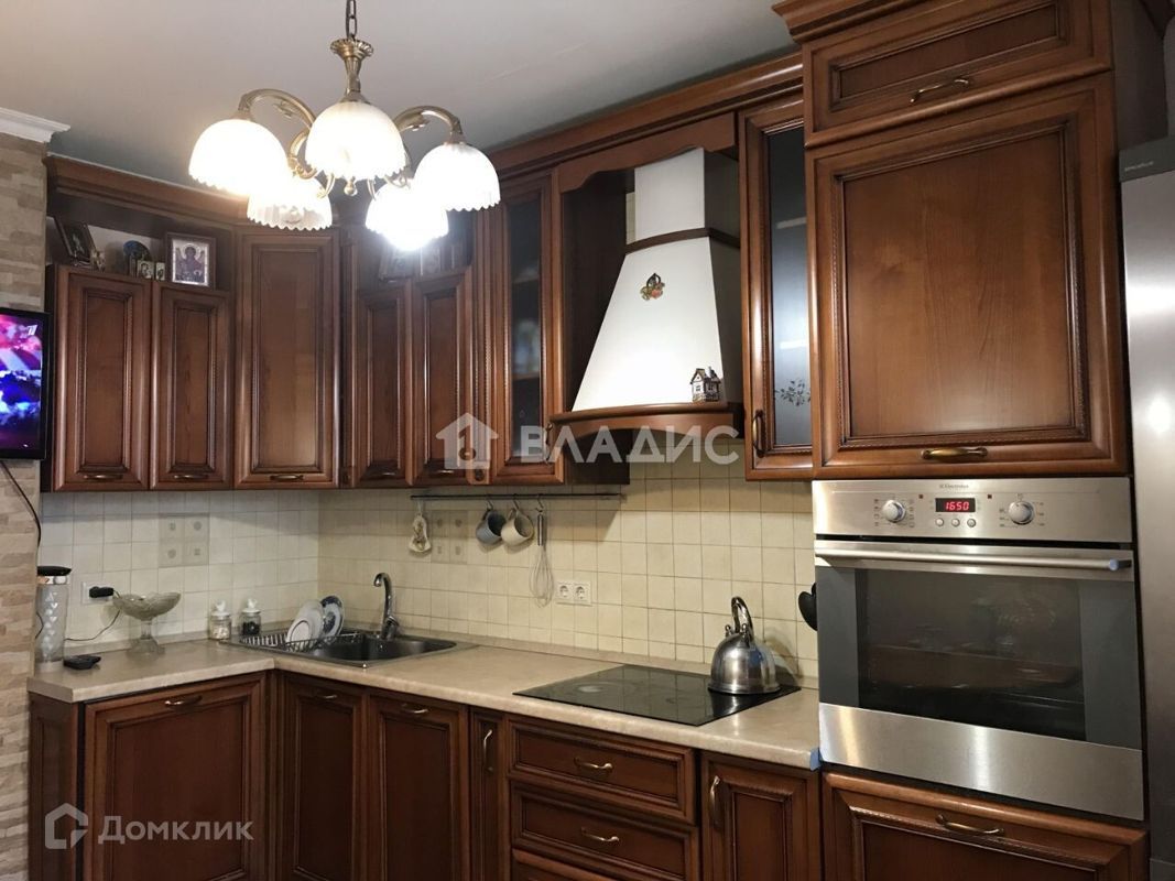 2-комн. квартира, 60 м², 10/17 этаж