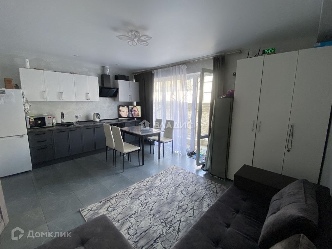 2-комн., 43 м², 1/4 этаж