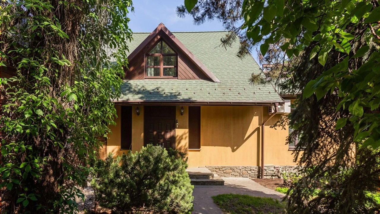 Дом, 650 м², 10 соток