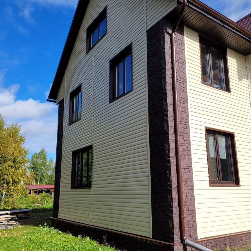  дом, 198 м², 8 соток