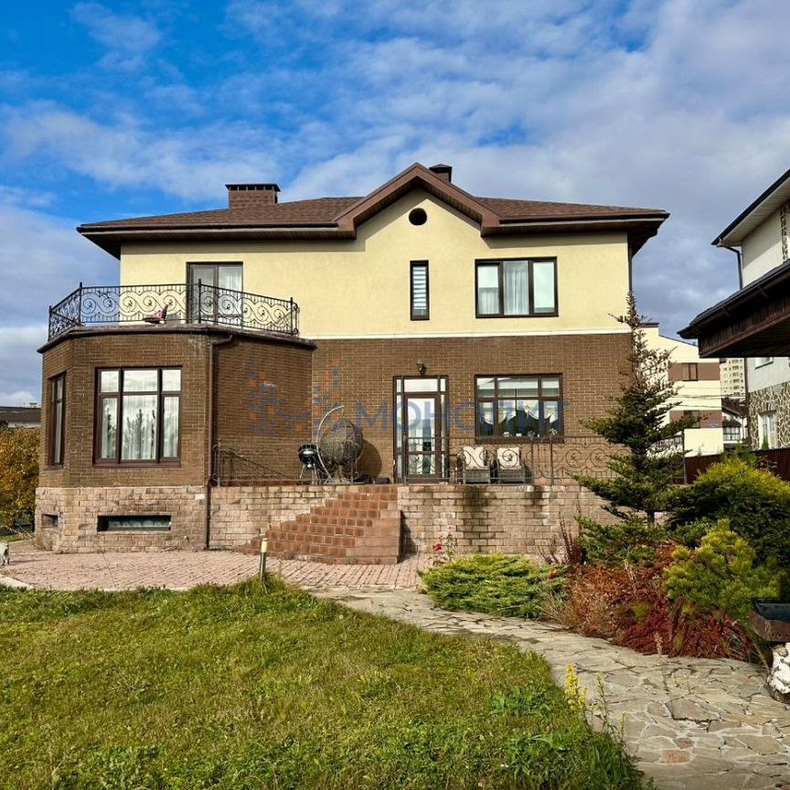 Дом, 353.8 м², 9.4 соток