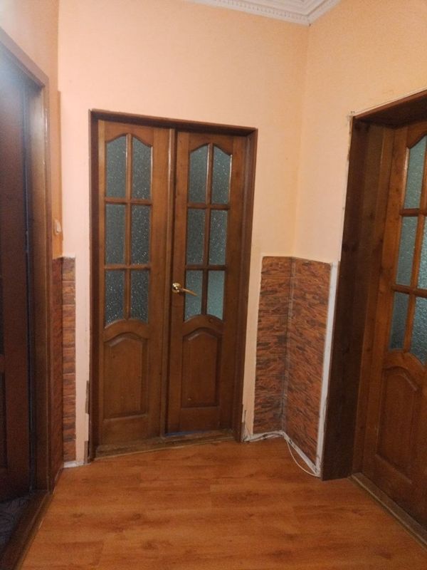 3-комн. квартира, 80 м2, 1/2 этаж