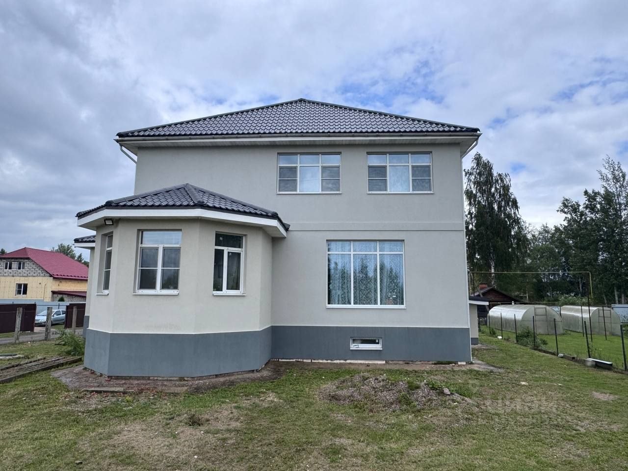 Дом, 576.1 м², 14.14 соток