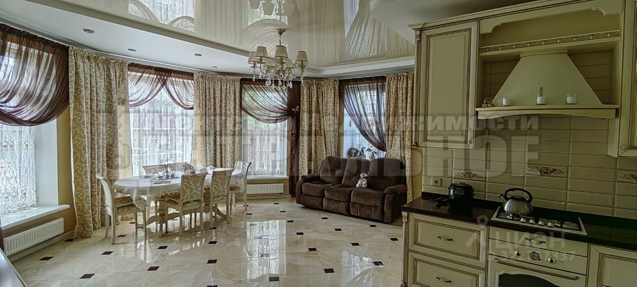 Дом, 267 м², 8 соток