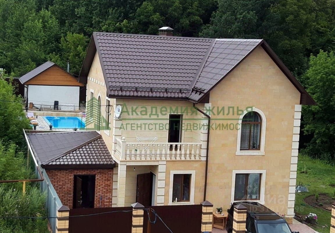 Коттедж, 150 м², 10 соток