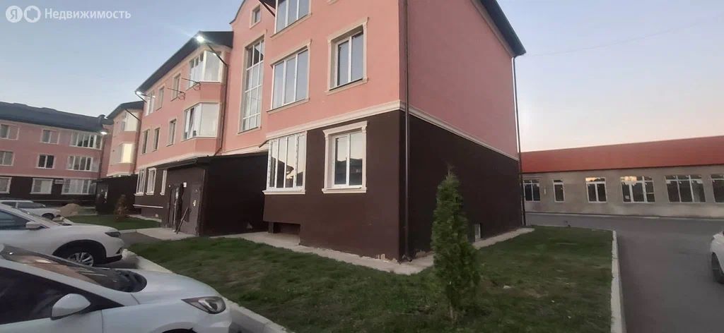 2-комн., 57 м², 1/3 этаж