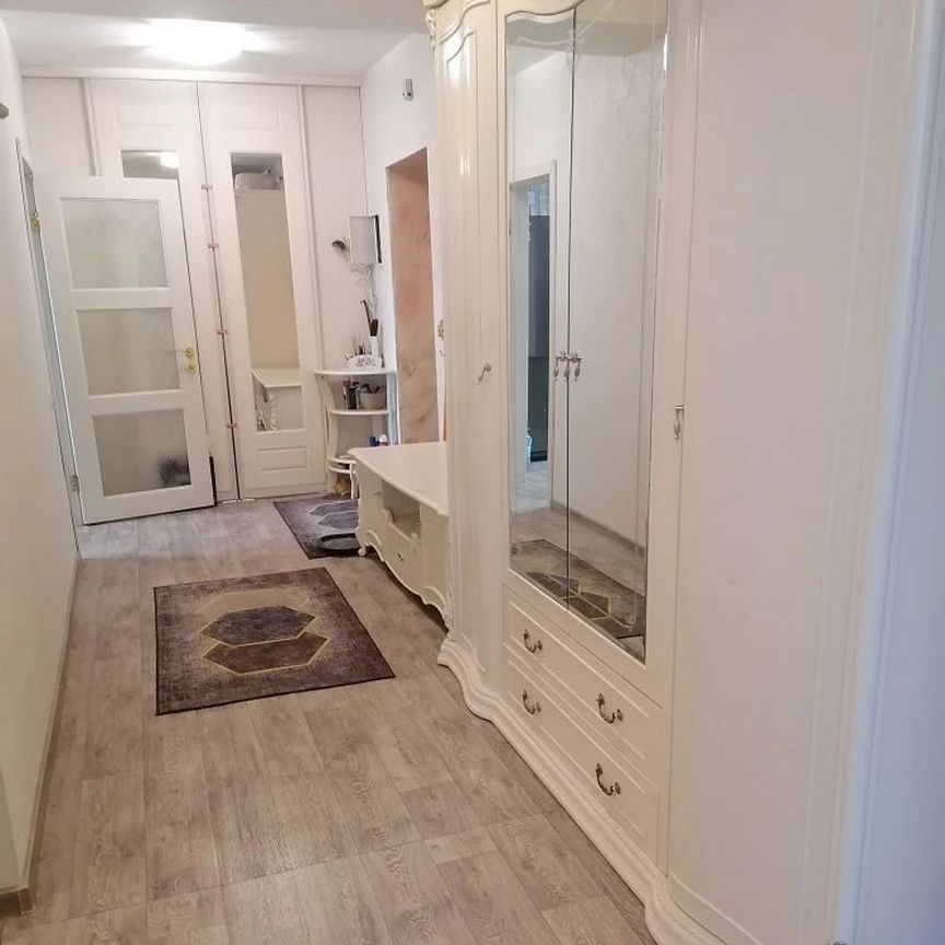 2-комн. квартира, 76 м², 7/11 этаж