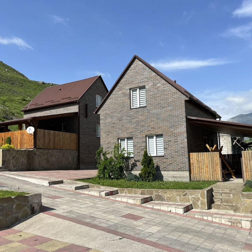 Коттедж, 300 м², 35 соток