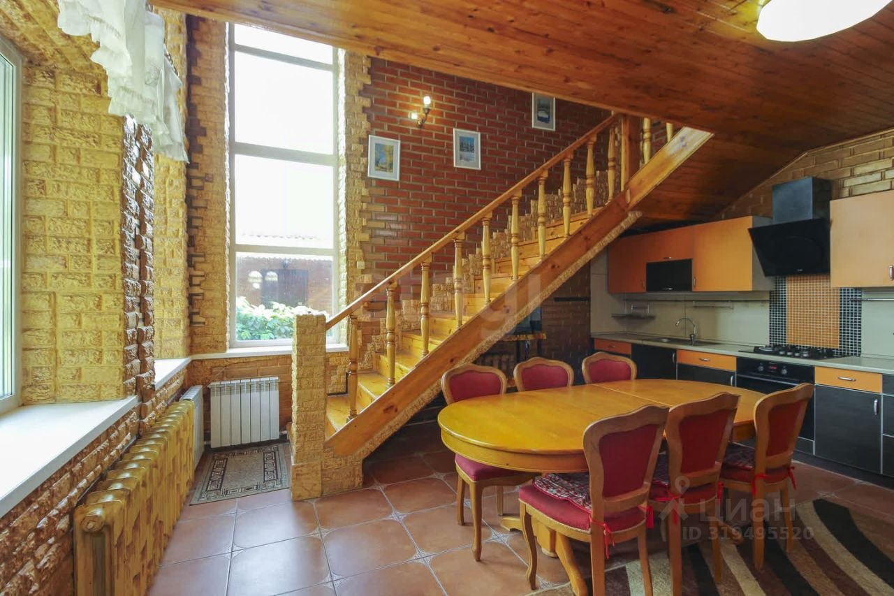 Дом, 228.5 м², 18 соток