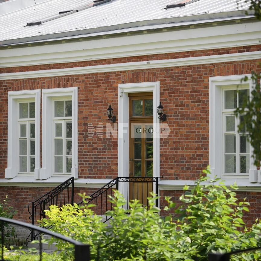 Дом, 1940 м², 14.7 соток