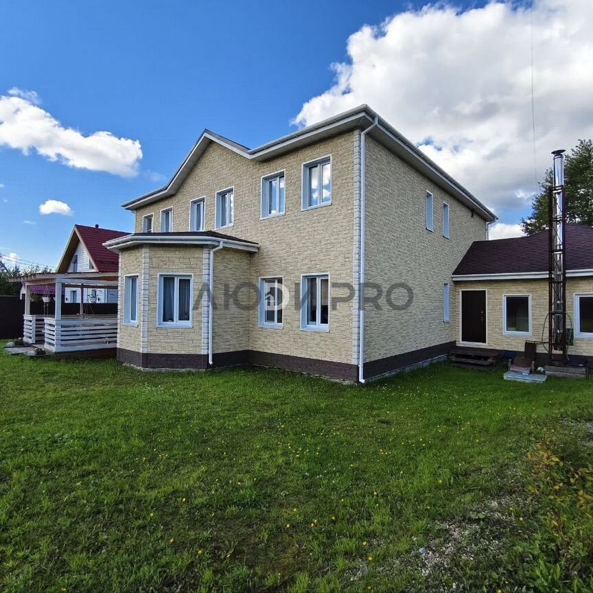 Дом, 320 м², 10 соток