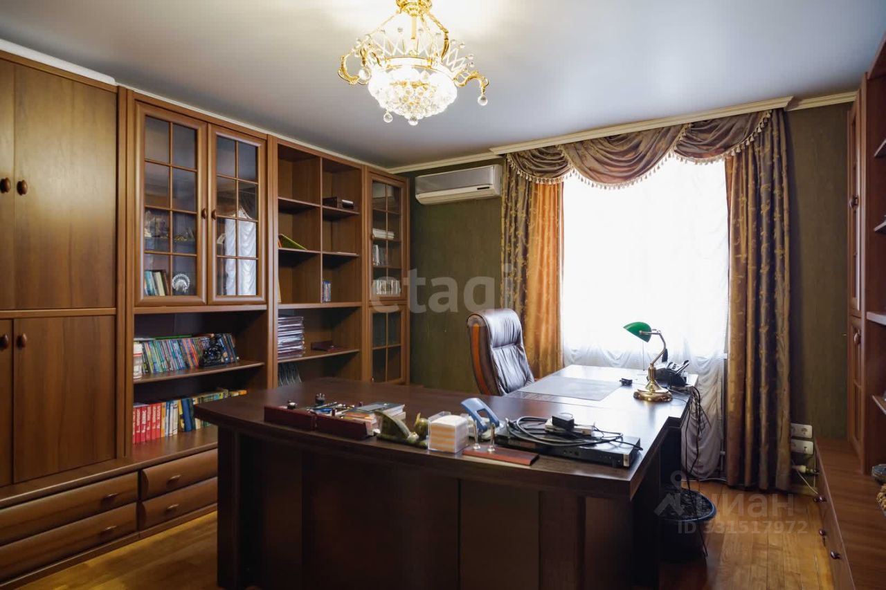Квартира, 230 м², 5/5 этаж
