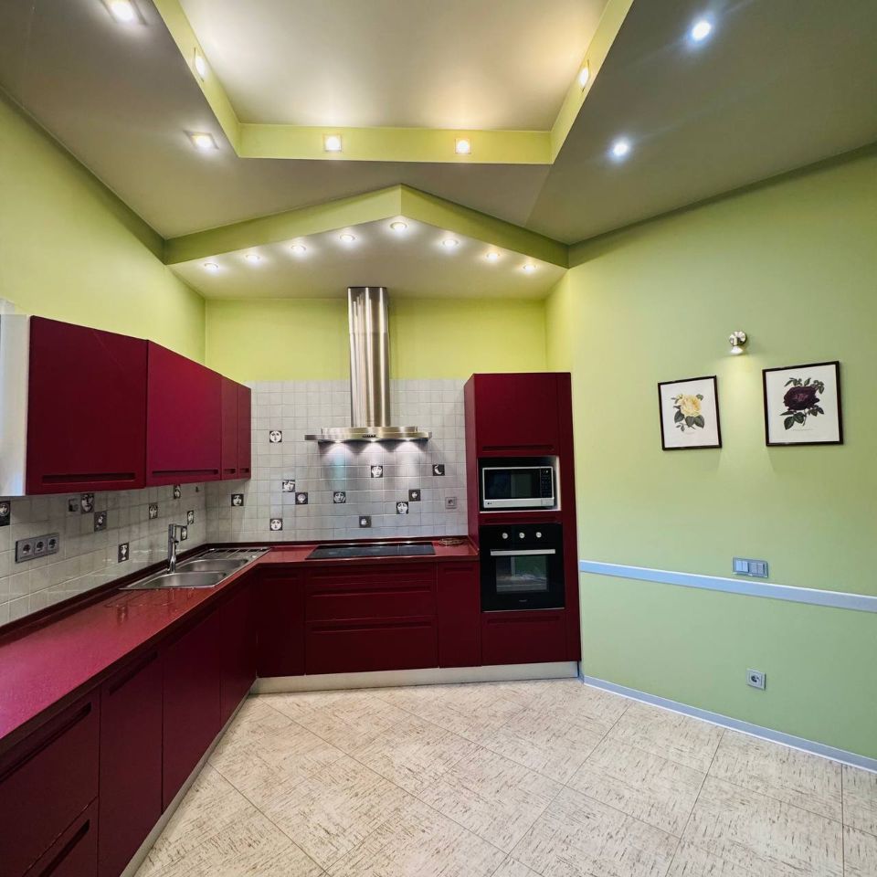 3-комн. квартира, 167 м2, 6/6 этаж