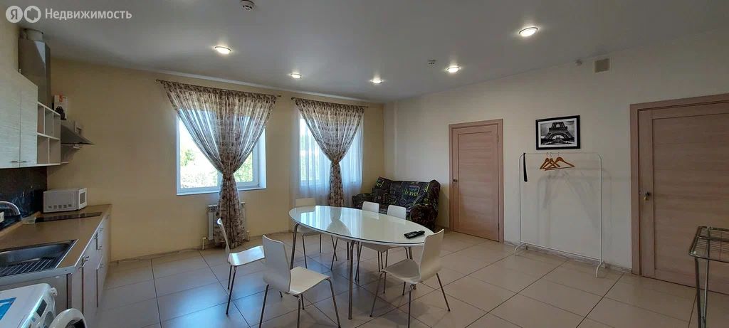 2-комн., 83 м², 2/3 этаж