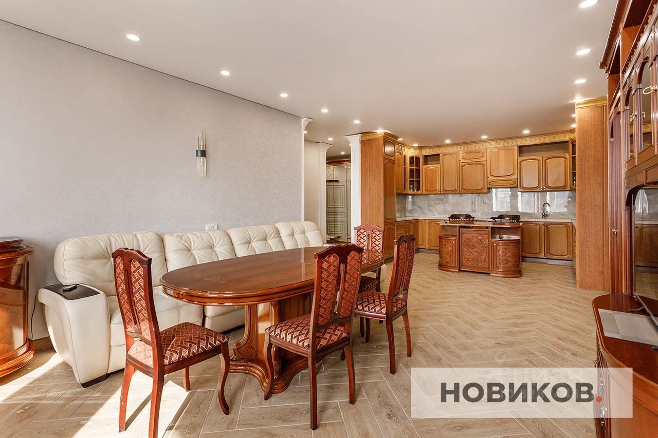 3-комн. квартира, 100 м2, 2/17 этаж