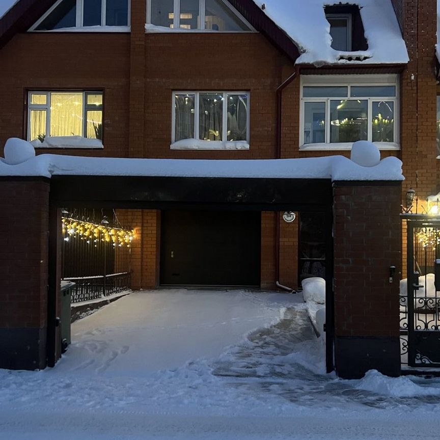 Таунхаус, 215 м², 2 сотки