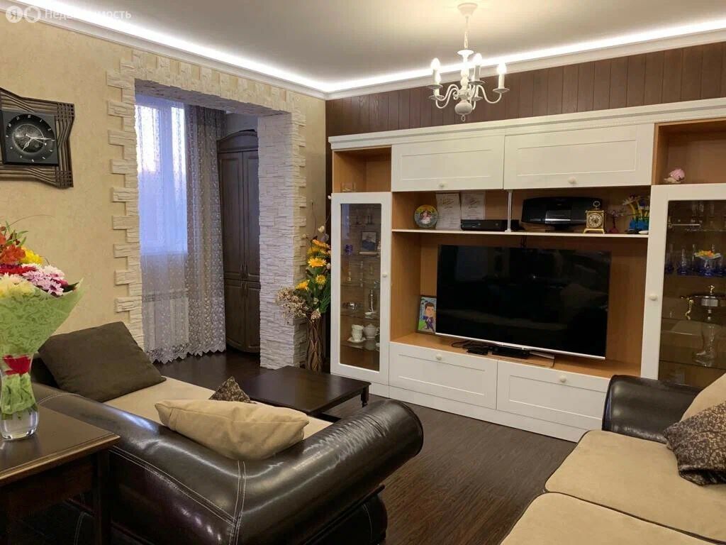 4-комн. квартира, 130 м2, 2/3 этаж