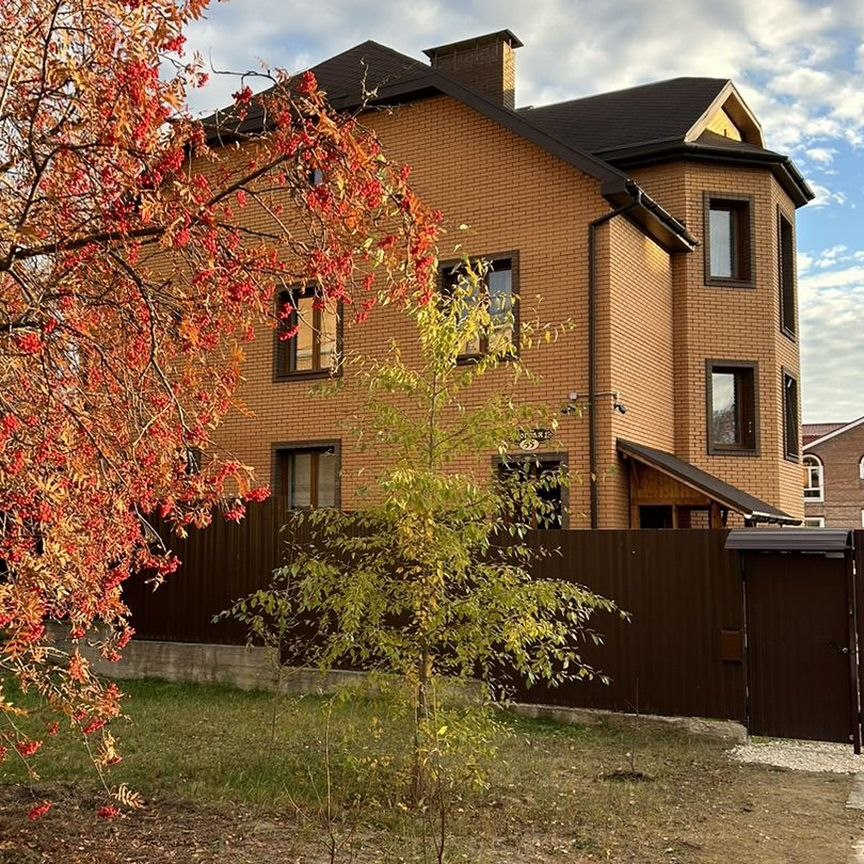 Дом, 396.6 м², 10.7 соток