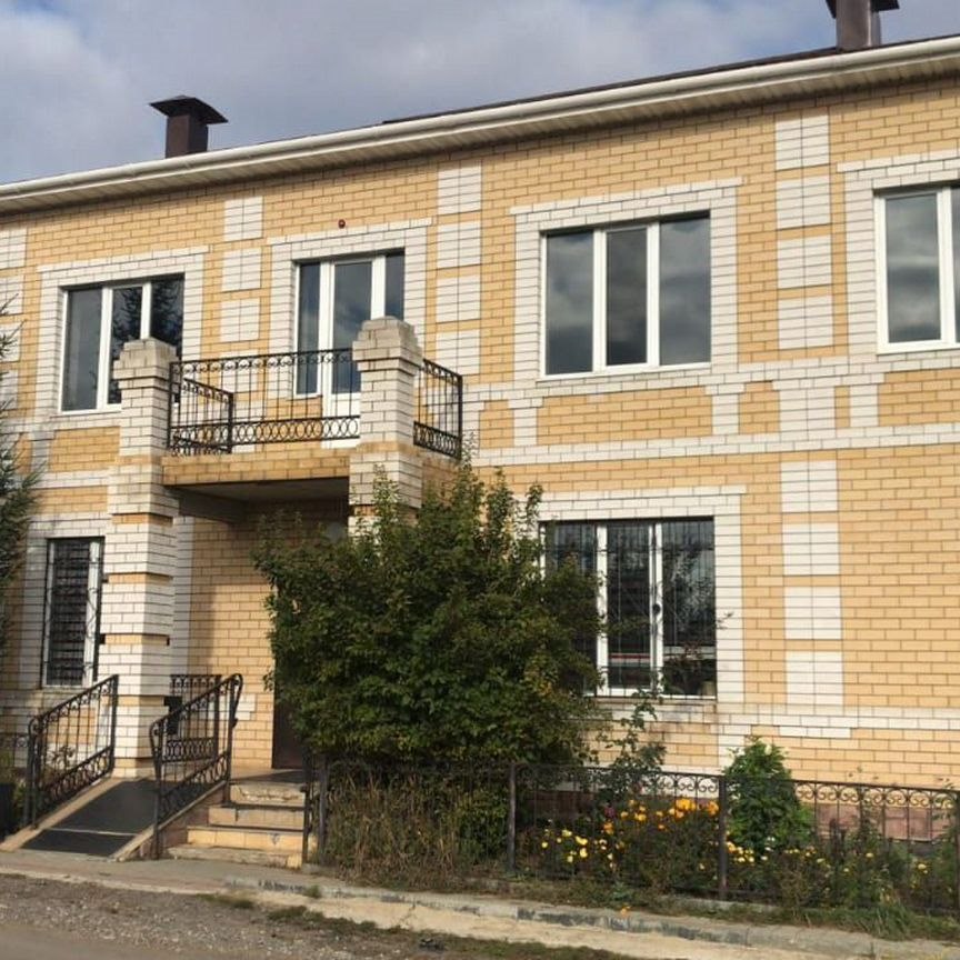 Дом, 221 м², 1 сотка