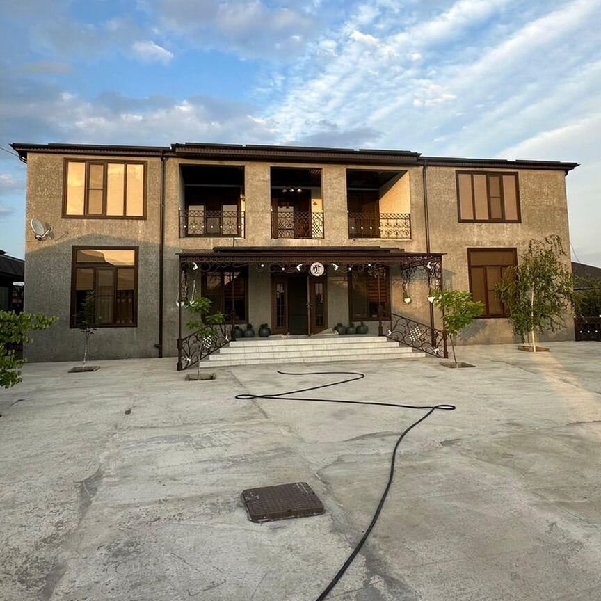 Дом, 650 м², 16 соток