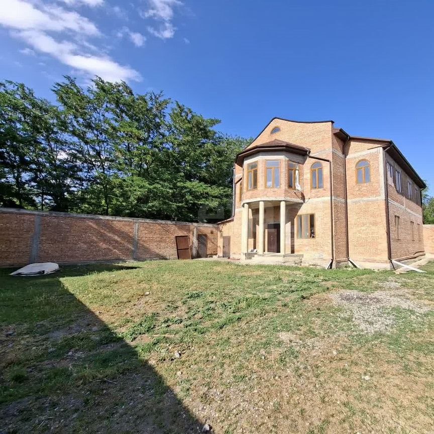  дом, 385 м², 9 соток