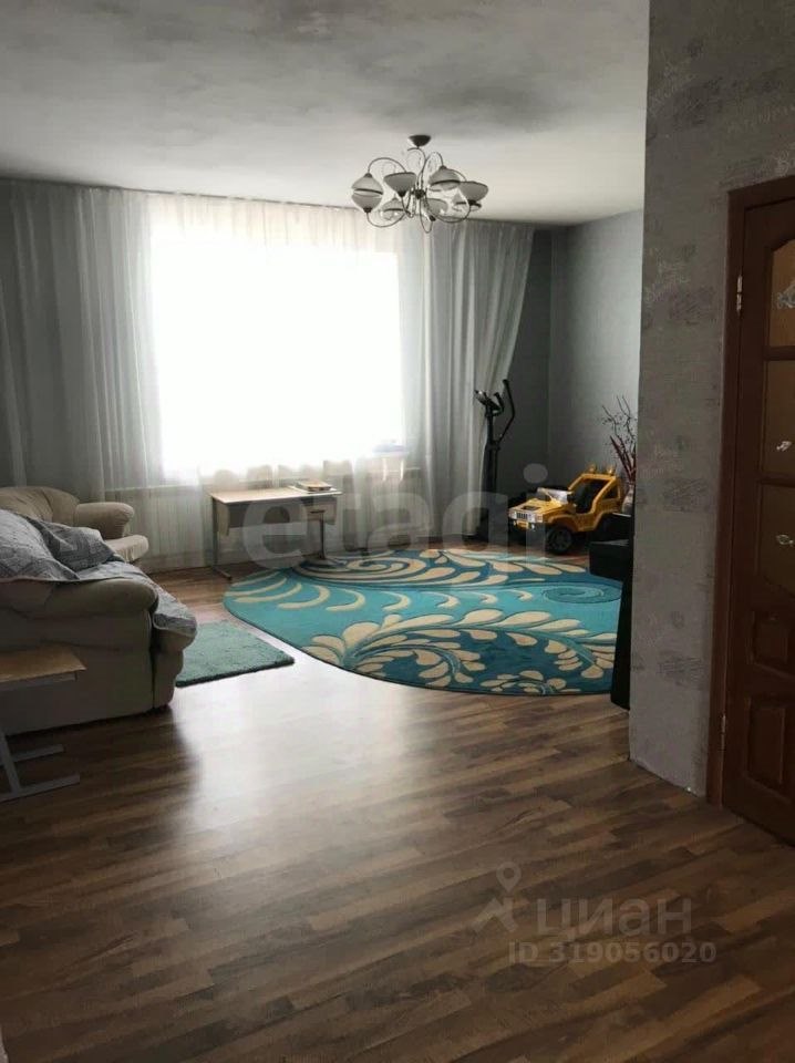 3-этажный дом, 303 м², 10 соток