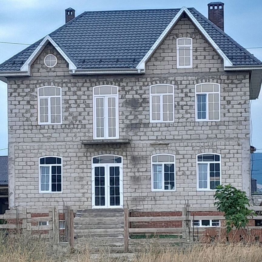  дом, 420 м², 7 соток