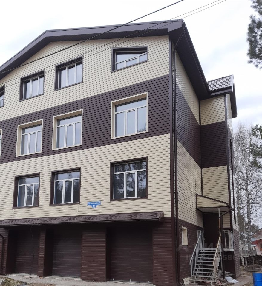 Таунхаус, 500 м², 10 соток