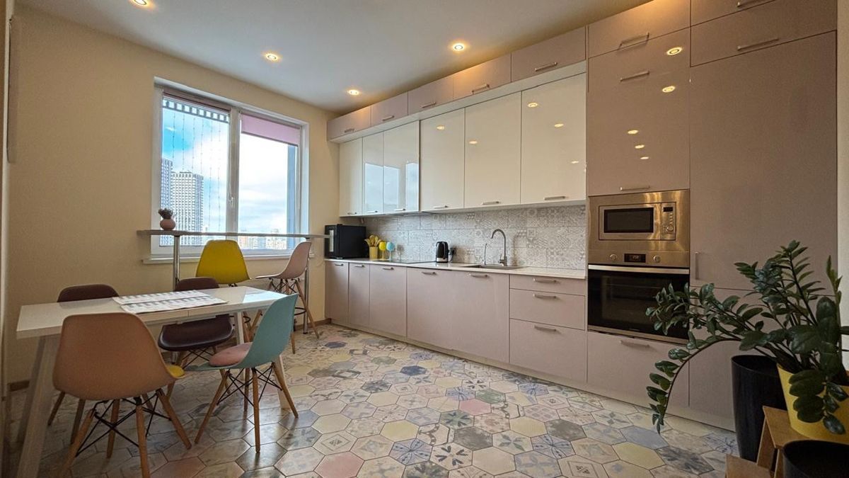 2-комн. квартира, 74.7 м², 14/35 этаж