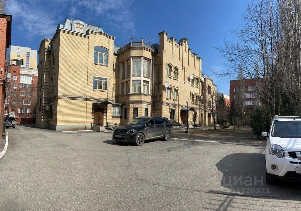 5-комн. квартира, 180 м², 2/4 этаж