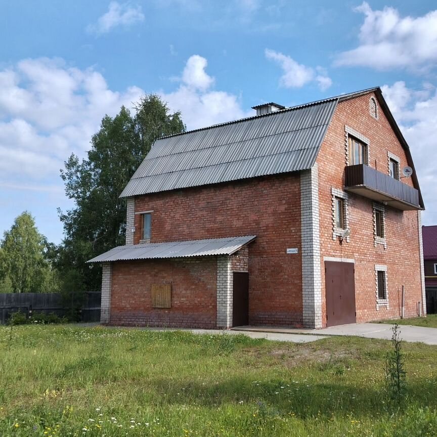  дом, 305 м², 15 соток