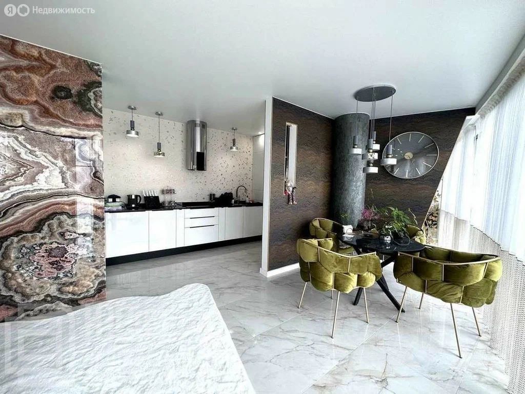 3-комн. квартира, 200 м2, 20/21 этаж