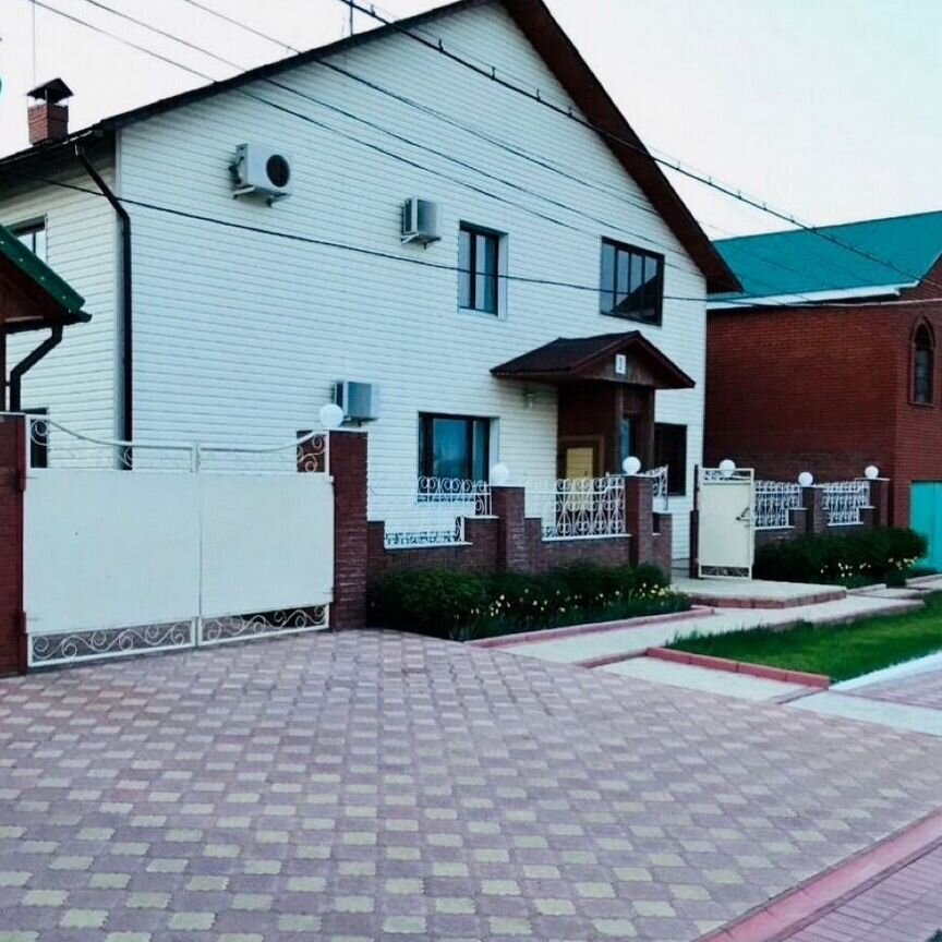  коттедж, 140 м², 10 соток