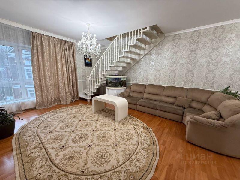 5-комн., 200 м², 1/3 этаж