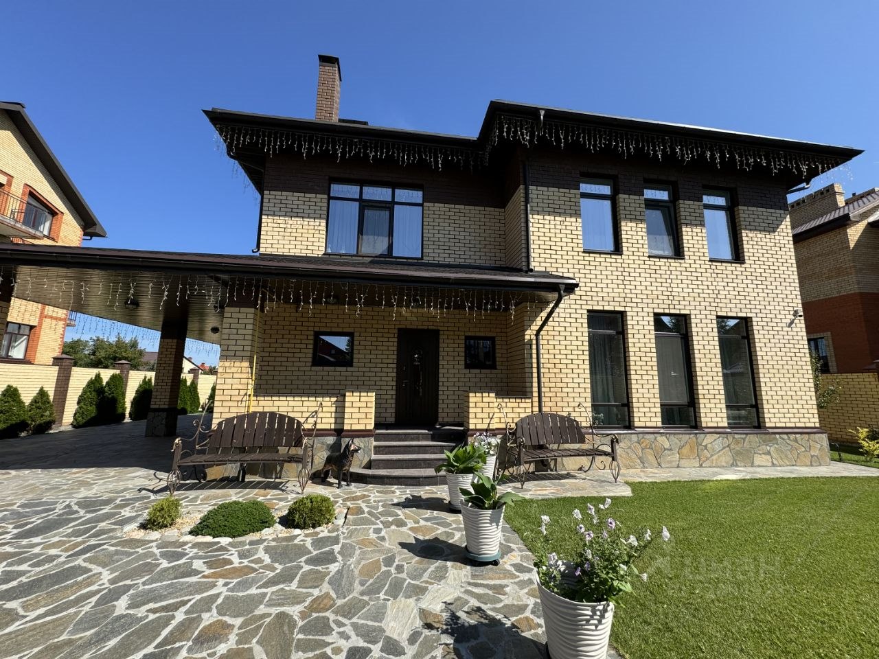 Коттедж, 218.5 м², 15 соток