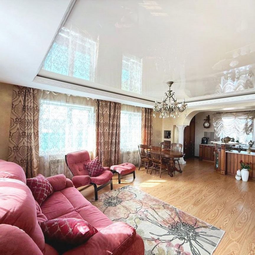 Коттедж, 250 м², 6.5 соток