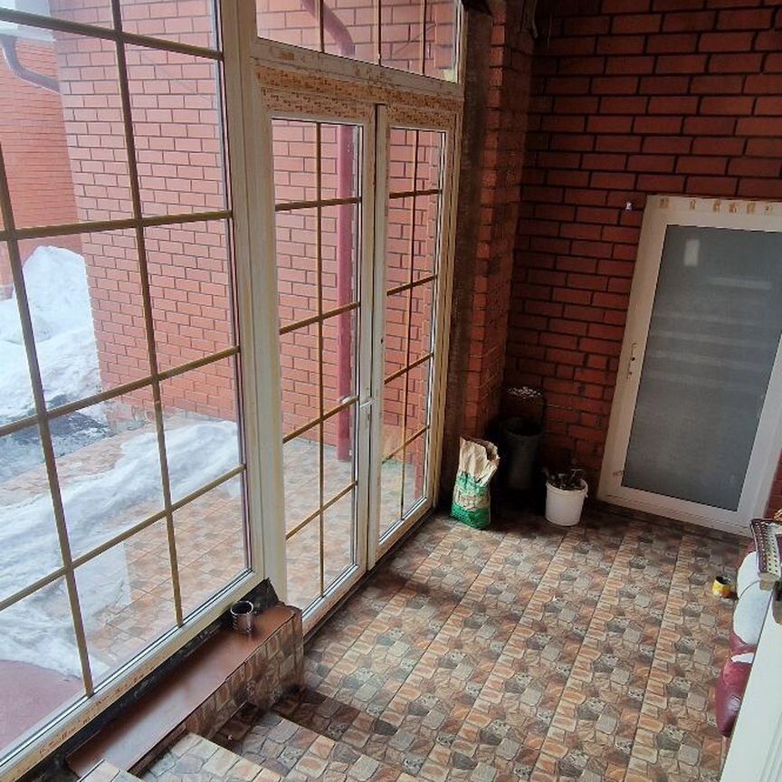 Коттедж, 350 м², 6 соток